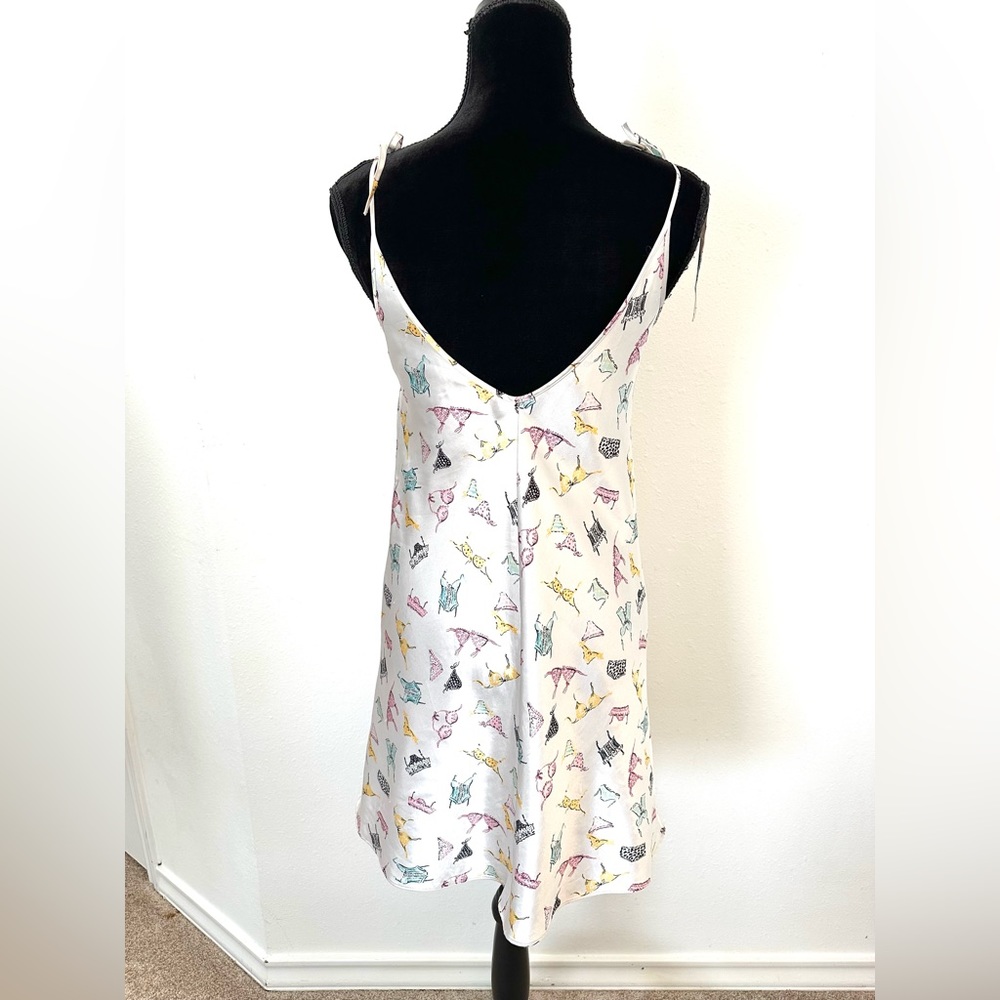 AVON SATIN SLEEP DRESS - Picture 6 of 7